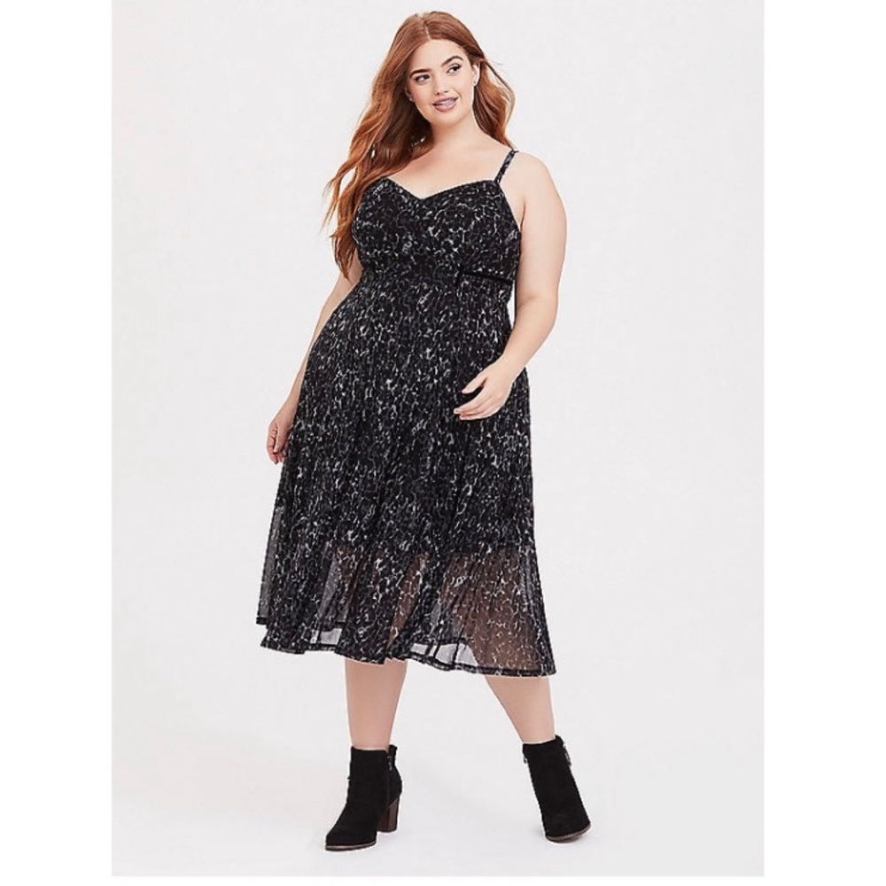 Torrid. Size: 2X. Cute and sexy dress!!